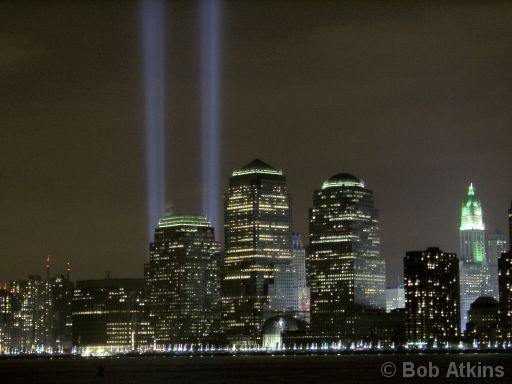 03190044.JPG   -   Towers of light tribute to the victims of 9/11, New York City